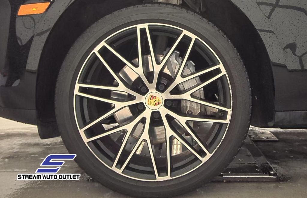 Vehicle image 12 of 25