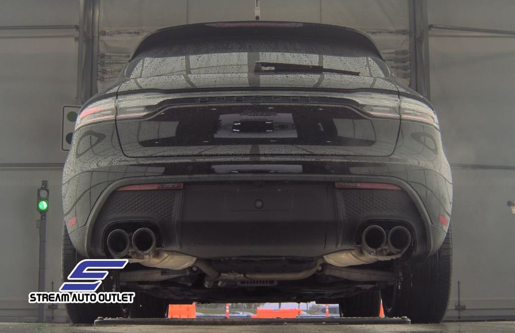 Vehicle image 10 of 25