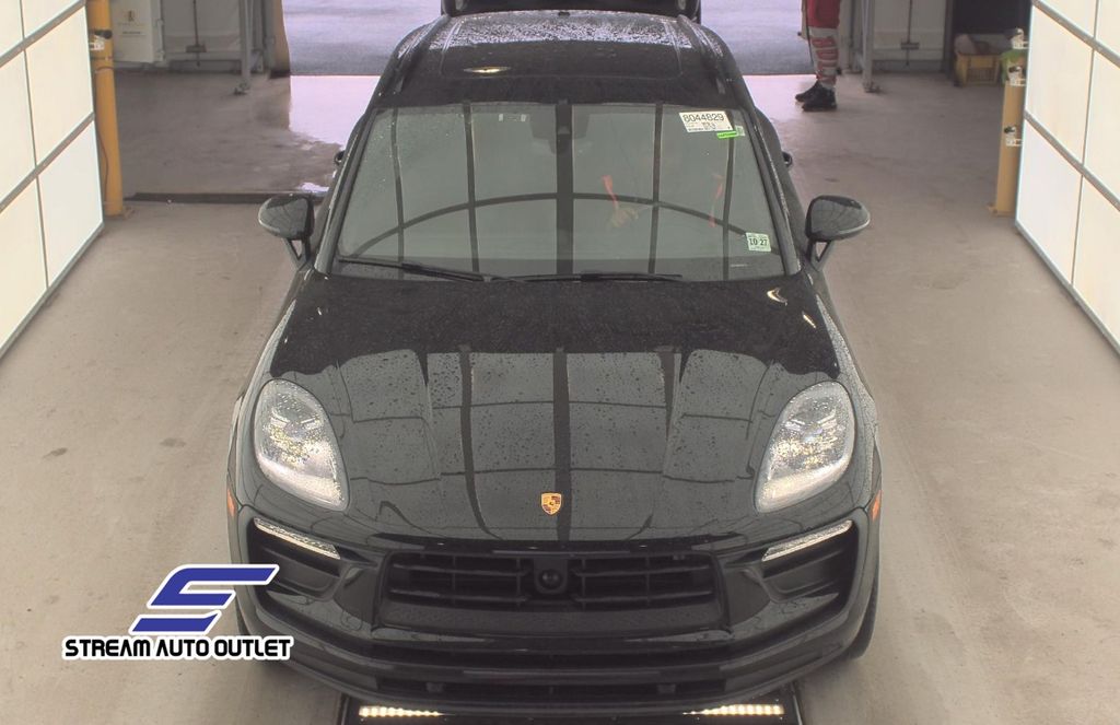 Vehicle image 7 of 25