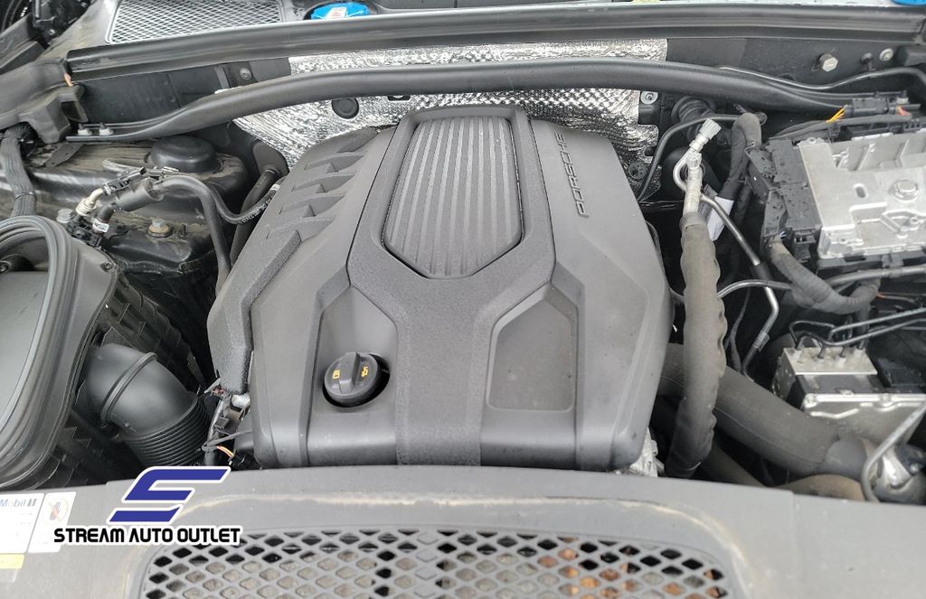 Vehicle image 24 of 25