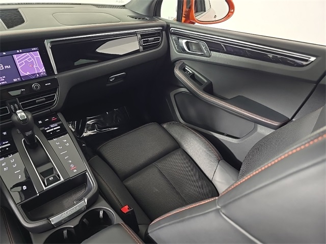 2023 Porsche Macan Image 26 of 27