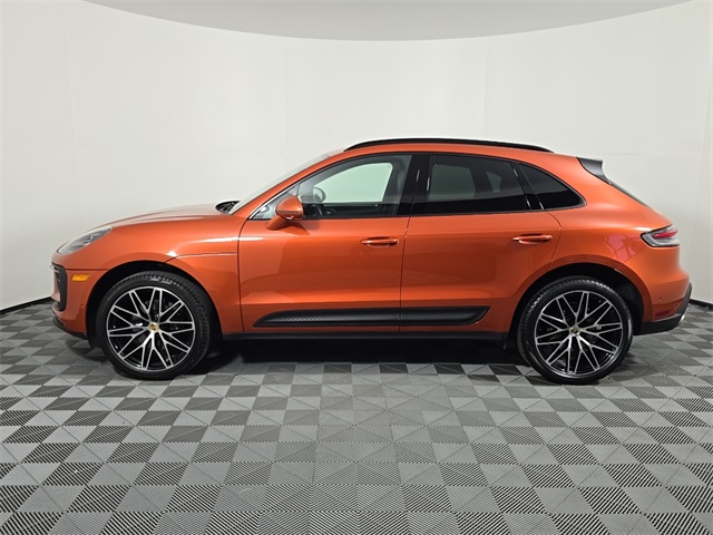 2023 Porsche Macan Image 8 of 27