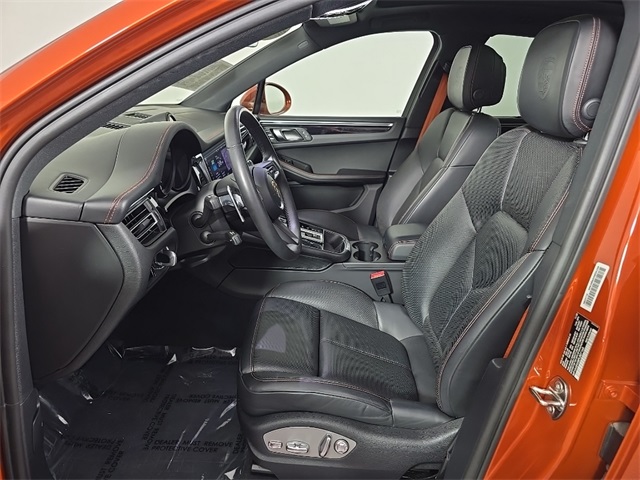 2023 Porsche Macan Image 25 of 27