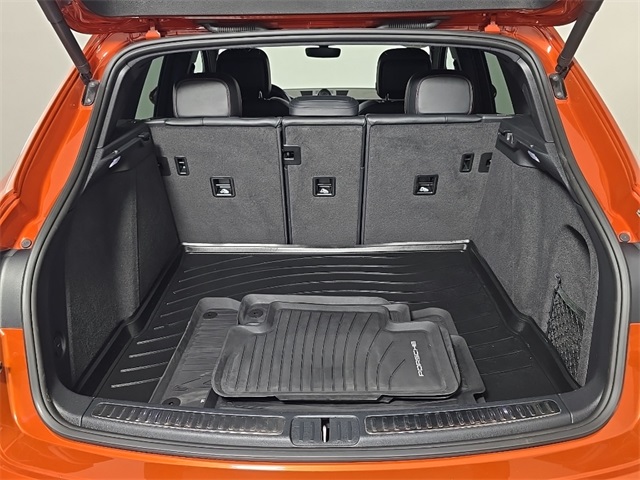 2023 Porsche Macan Image 10 of 27