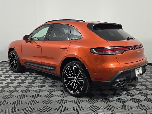 2023 Porsche Macan Image 7 of 27
