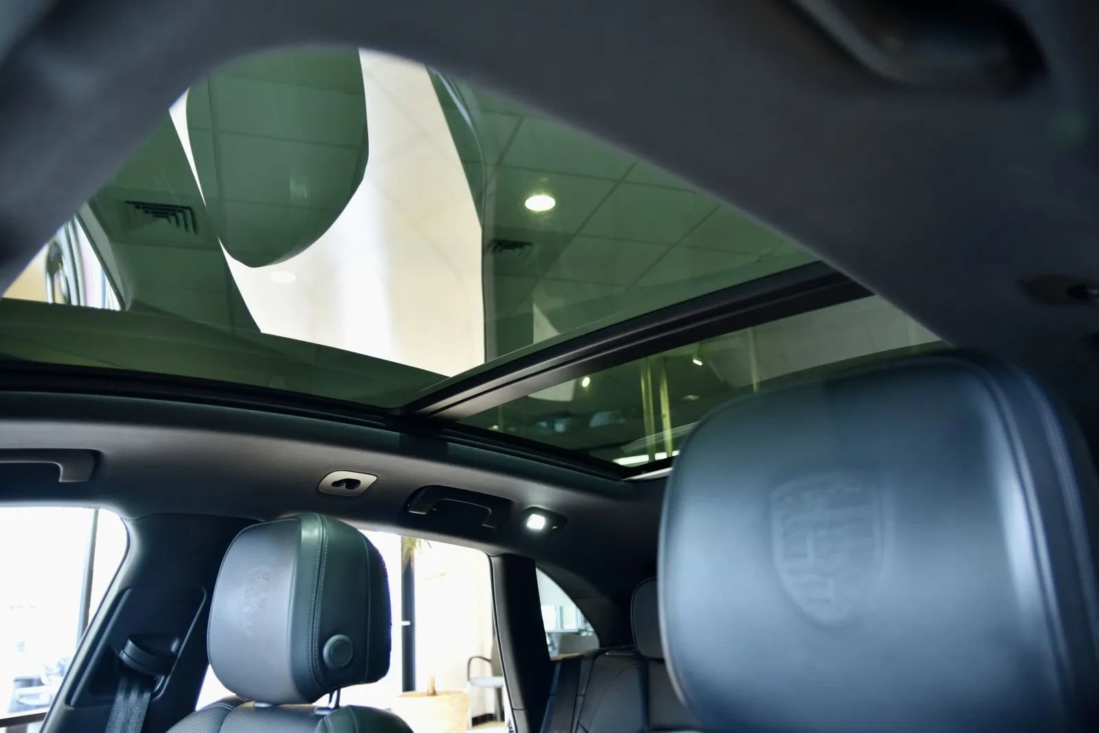 2023 Porsche Macan S Image 35 of 36