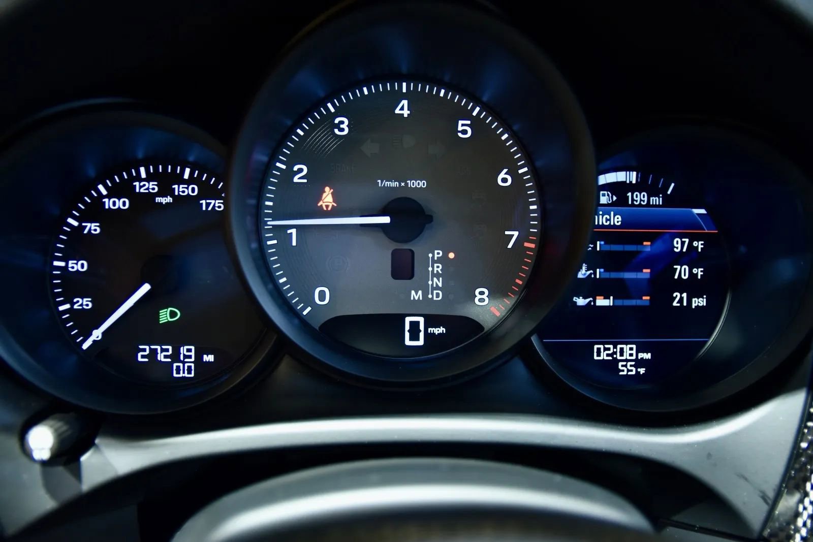 2023 Porsche Macan S Image 19 of 36