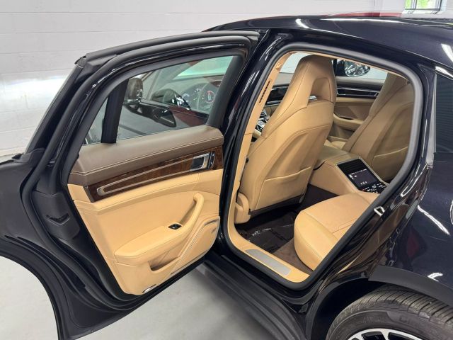 Vehicle image 3 of 62