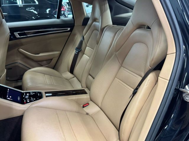Vehicle image 22 of 62