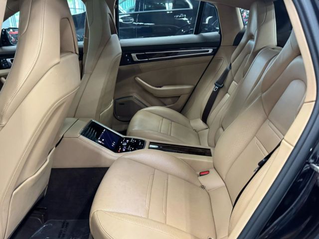 Vehicle image 23 of 62