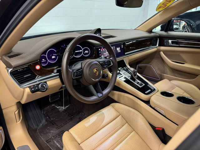 Vehicle image 33 of 62