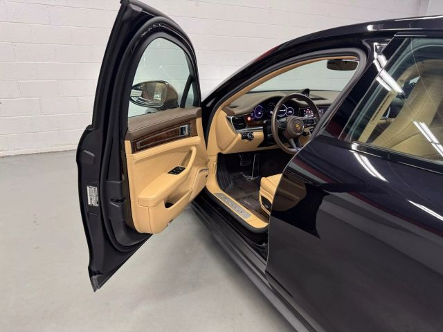 Vehicle image 50 of 62