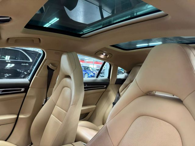 Vehicle image 29 of 62
