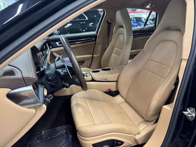 Vehicle image 31 of 62