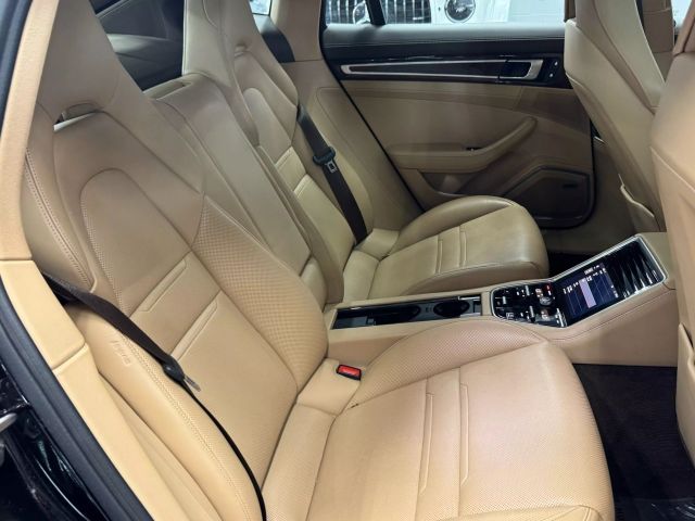 Vehicle image 20 of 62