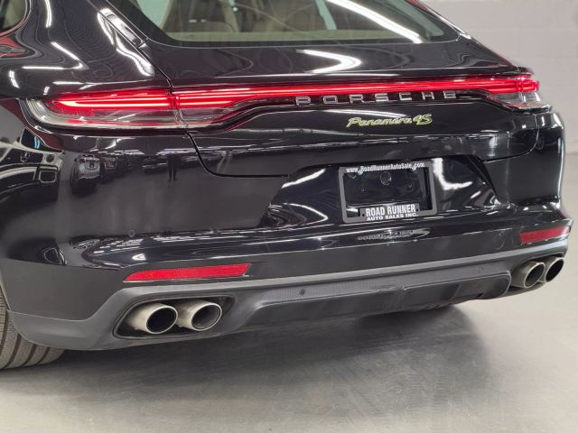 Vehicle image 10 of 62