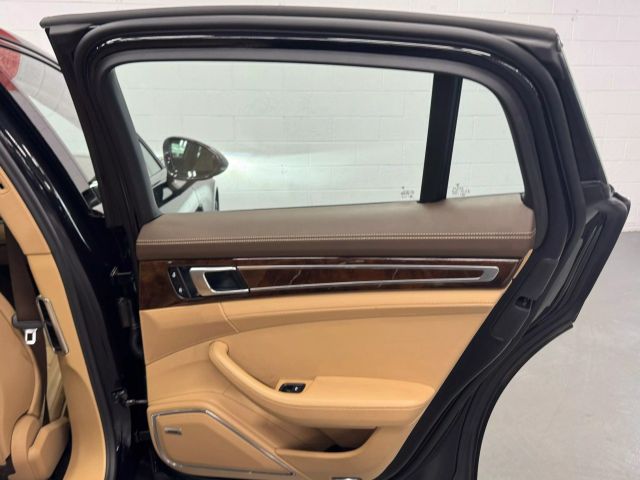 Vehicle image 36 of 62