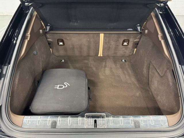Vehicle image 19 of 62