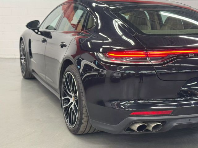 Vehicle image 13 of 62