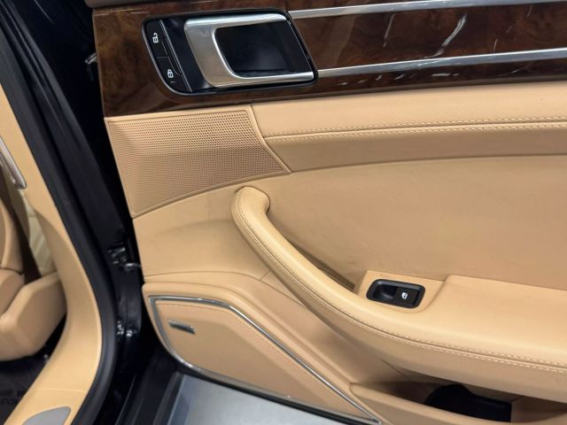 Vehicle image 46 of 62