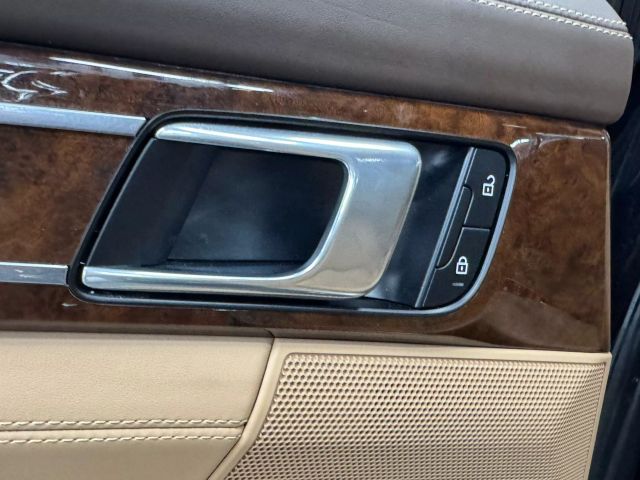 Vehicle image 61 of 62