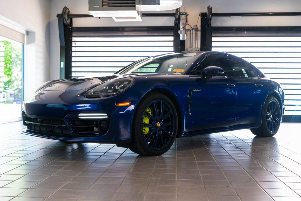 2023 Porsche Panamera E-Hybrid 4 Platinum Edition Image 1 of 43