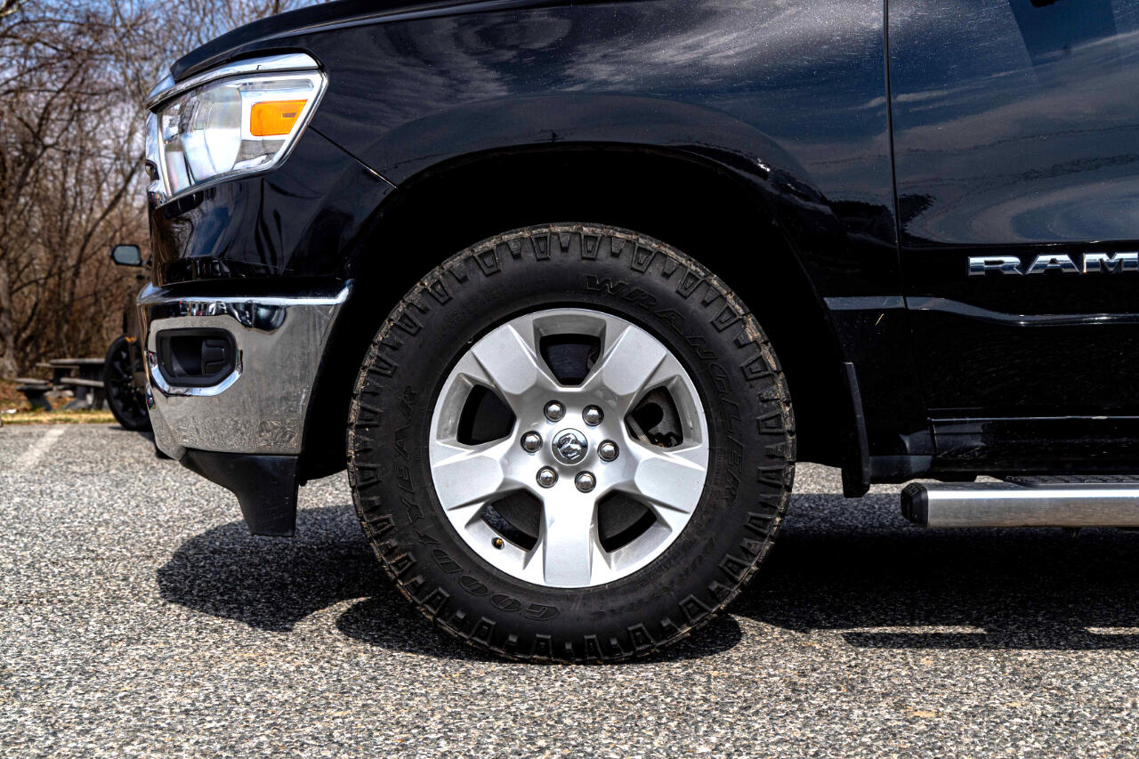 Vehicle image 10 of 24