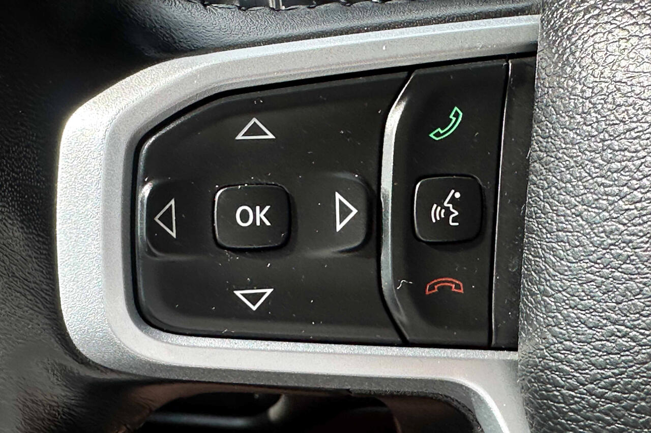 Vehicle image 20 of 24