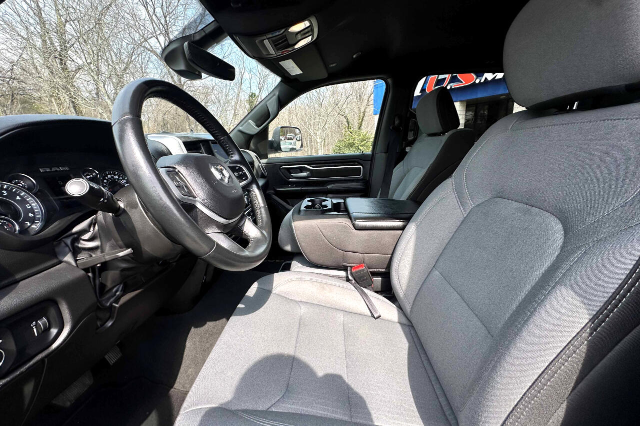 Vehicle image 11 of 24