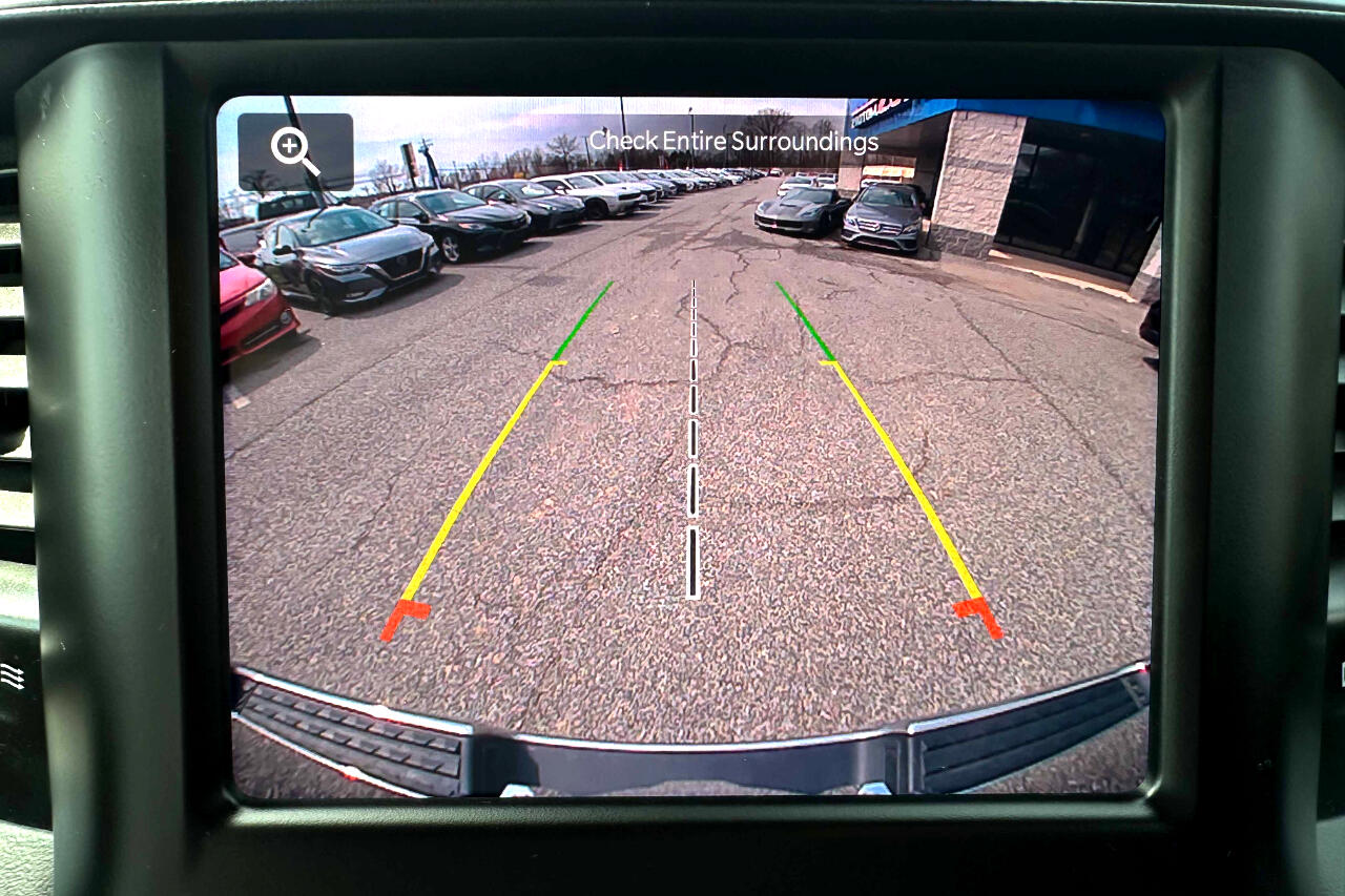 Vehicle image 18 of 24