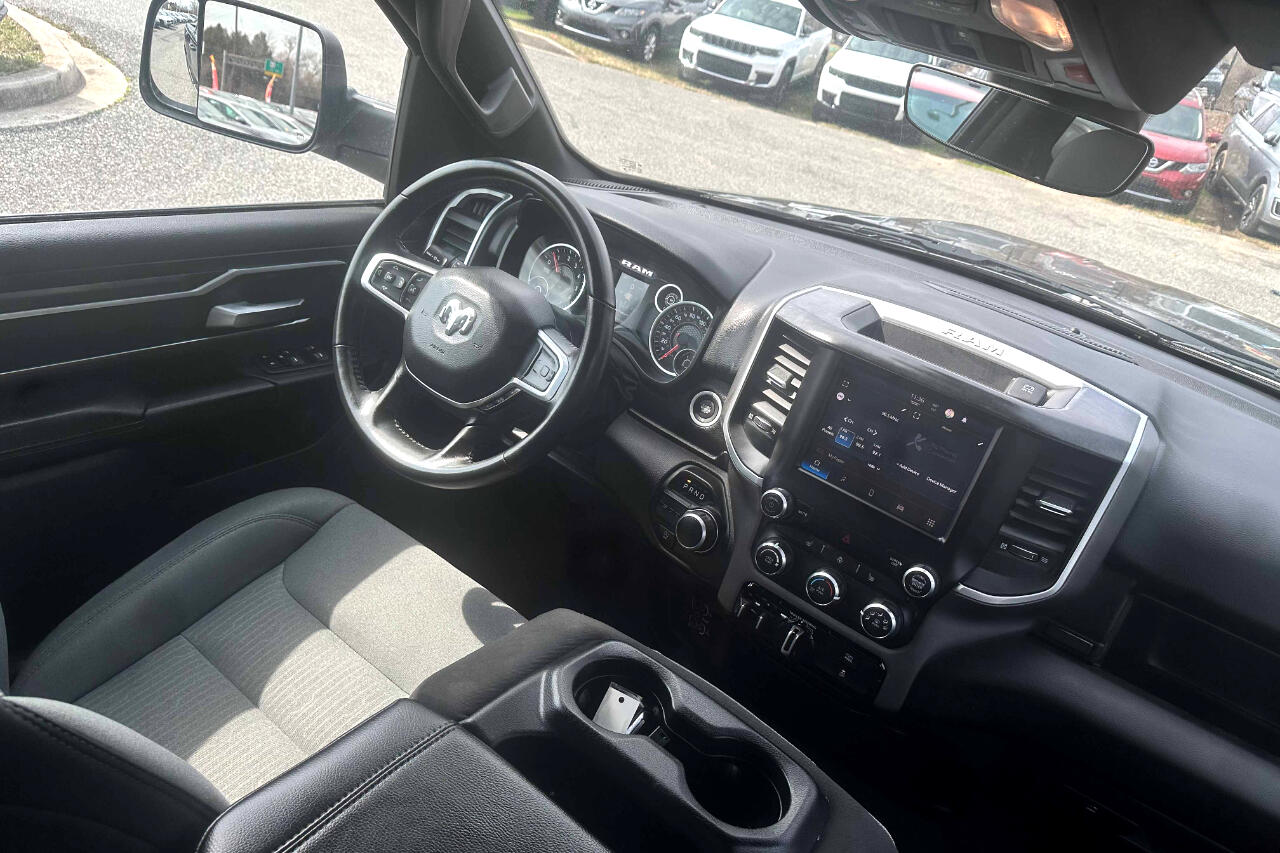 Vehicle image 15 of 24