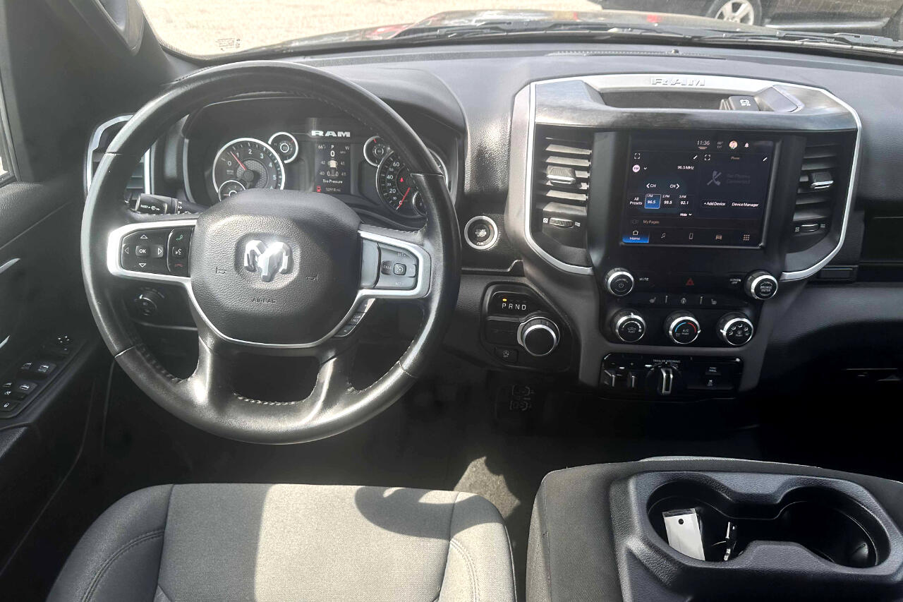 Vehicle image 13 of 24