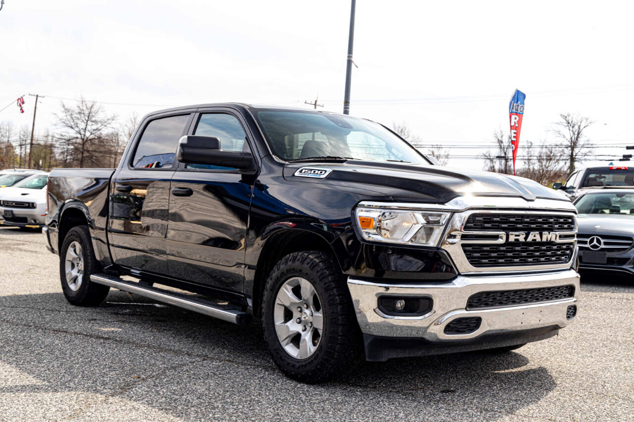 Vehicle image 3 of 24