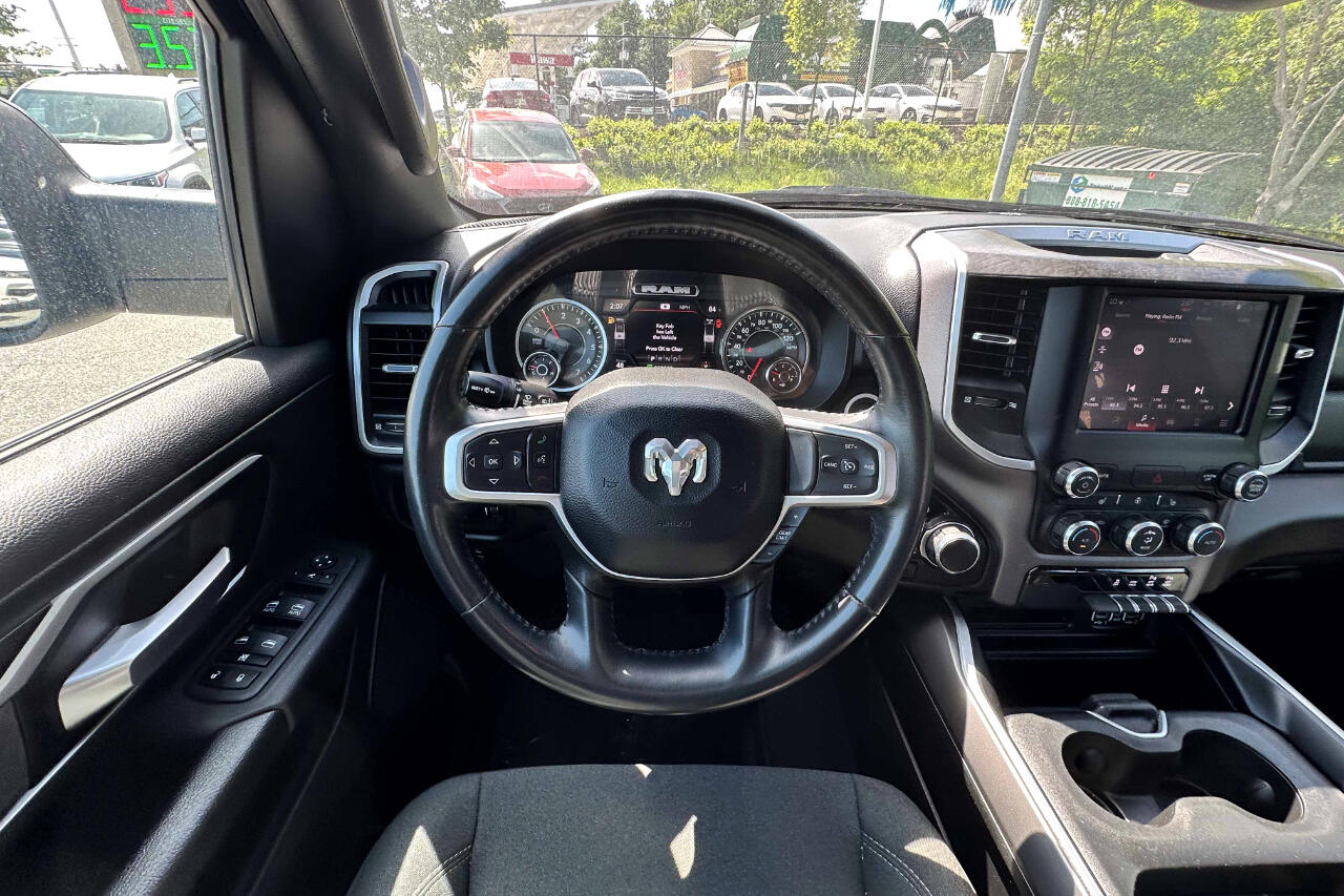 Vehicle image 15 of 24