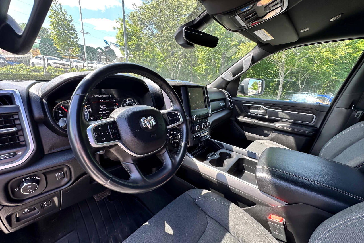 Vehicle image 13 of 24