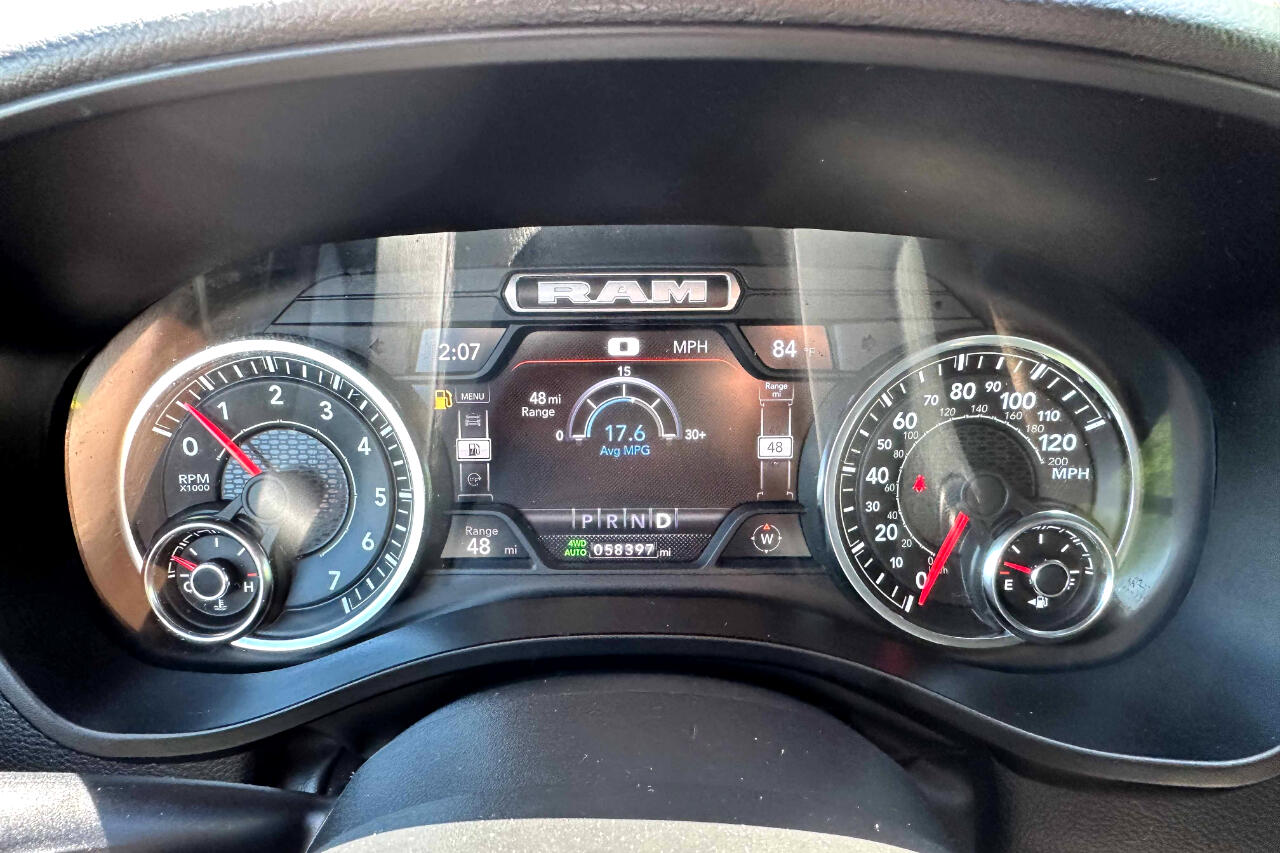 Vehicle image 19 of 24