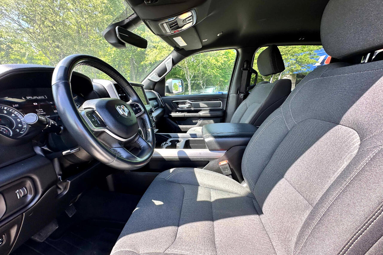 Vehicle image 12 of 24
