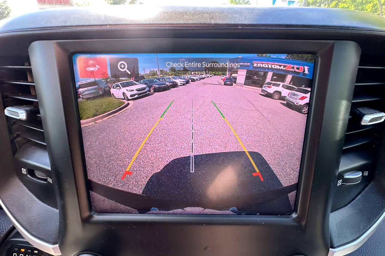 Vehicle image 18 of 24