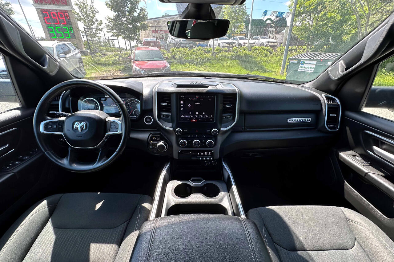 Vehicle image 11 of 24