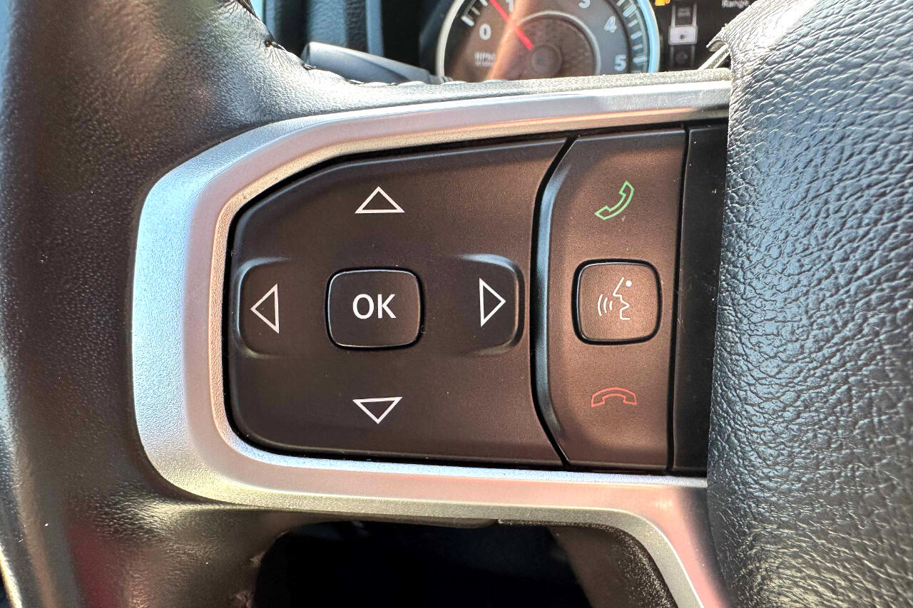 Vehicle image 20 of 24