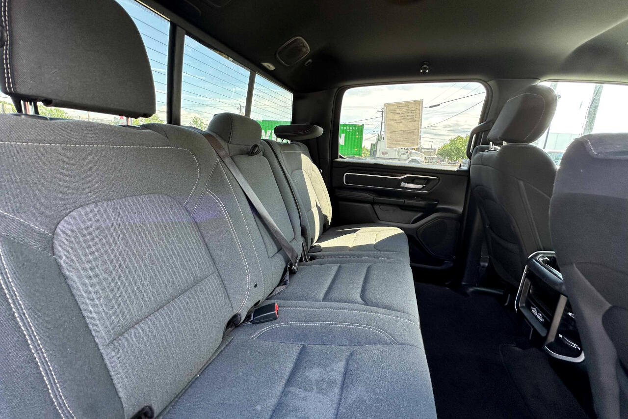 Vehicle image 23 of 24