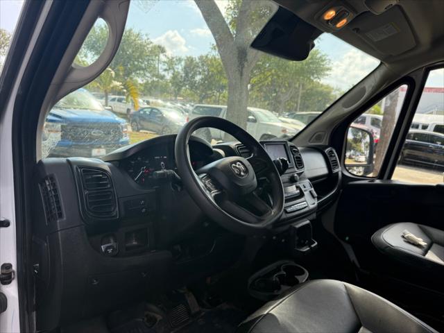 Vehicle image 12 of 23