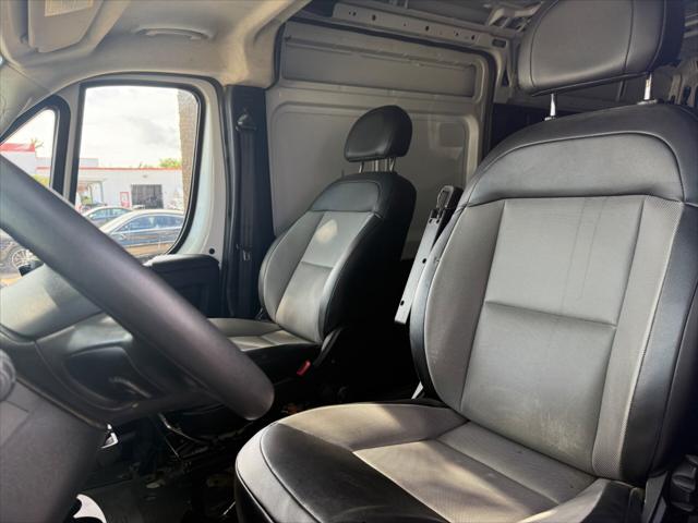 Vehicle image 20 of 23