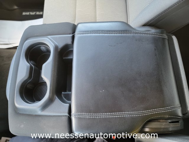 Vehicle image 28 of 37