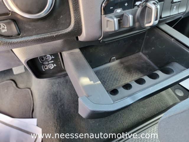 Vehicle image 27 of 37