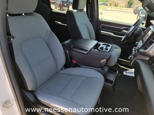 Vehicle image 9 of 37