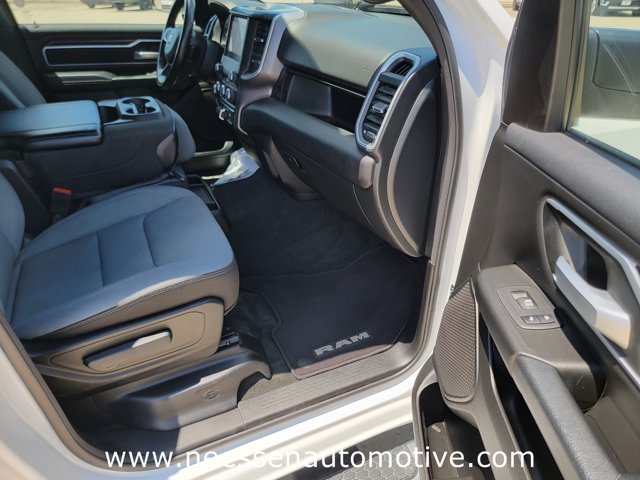 Vehicle image 8 of 37