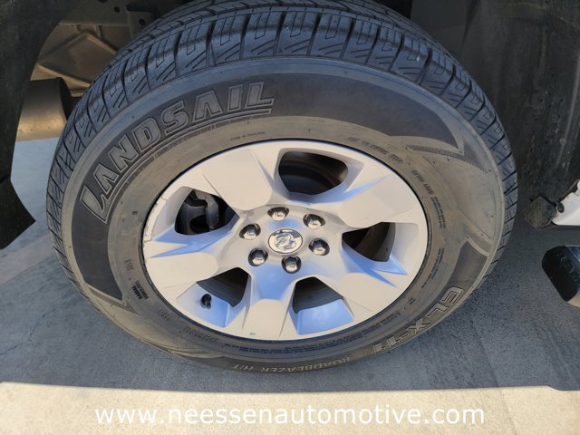 Vehicle image 36 of 37
