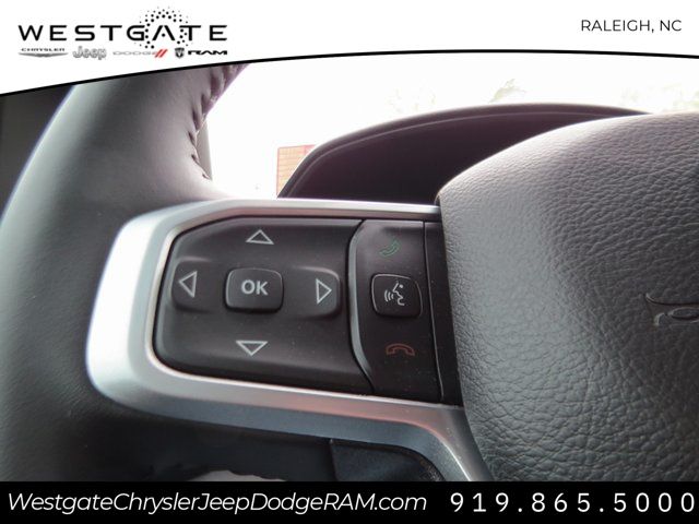 Vehicle image 21 of 29
