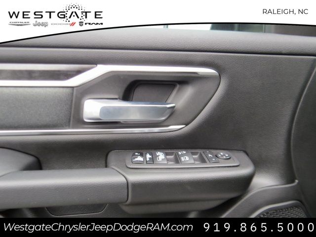 Vehicle image 19 of 29
